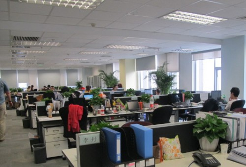 嶸威機(jī)械申請(qǐng)基于語(yǔ)音識(shí)別技術(shù)的折彎?rùn)C(jī)智能控制設(shè)備專利，降低勞動(dòng)強(qiáng)度:折彎?rùn)C(jī)
